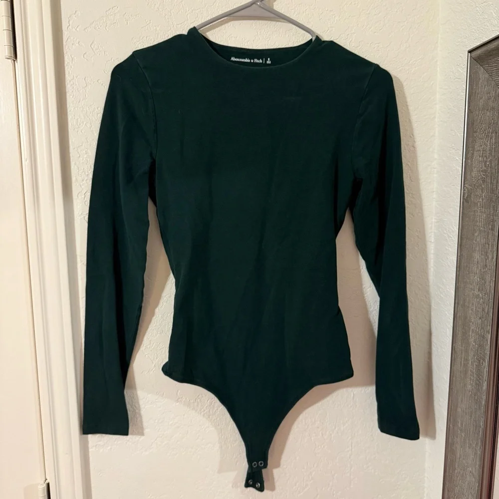 set of 3 Abercrombie long sleeve body suits - Picture 2 of 4